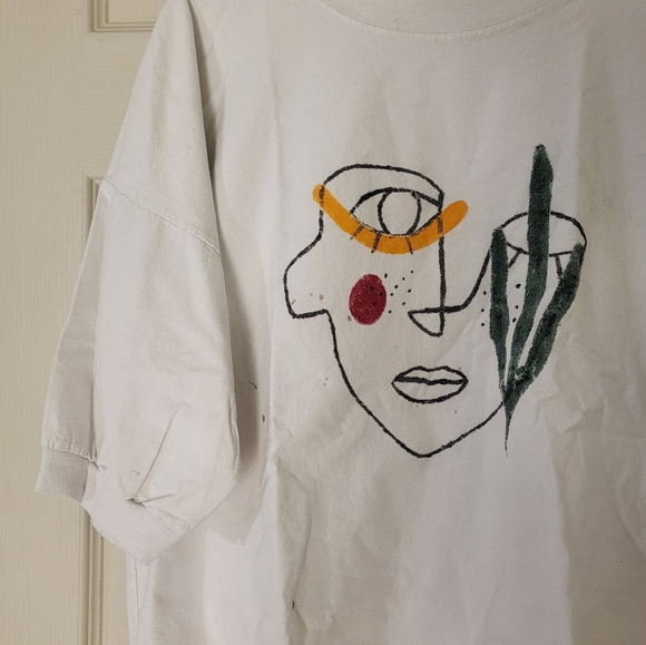 Hand Painted Face on Canvas Tee - Picture 3 of 3